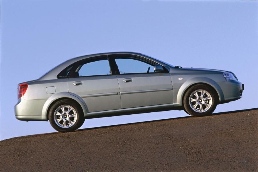  Daewoo Nubira 2003 года  (фото 19 из 19)